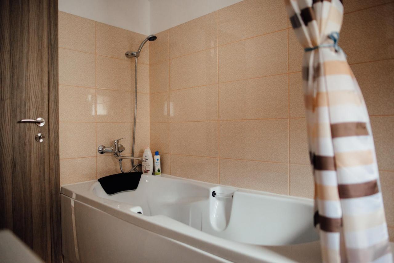 Autentic Adorabil Apartment Albestii Paminteni Bagian luar foto