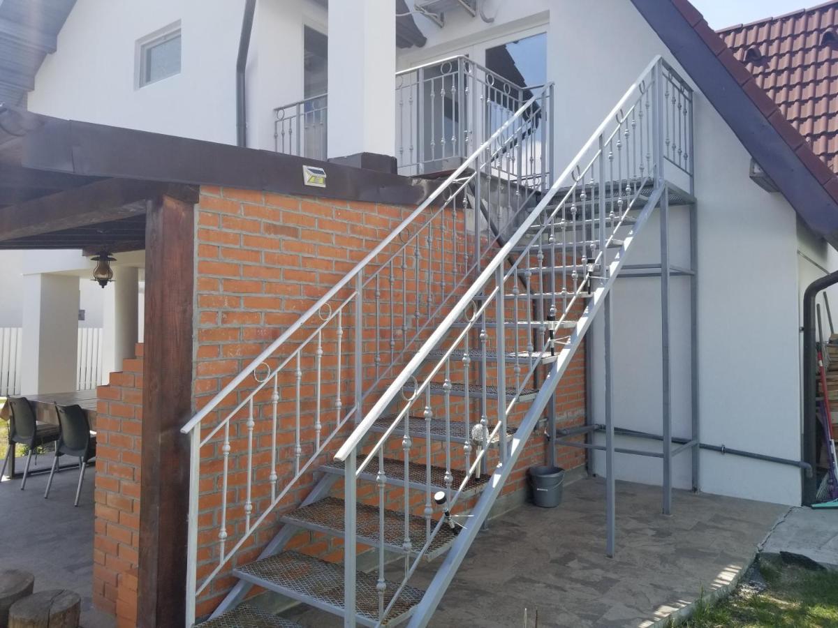 Autentic Adorabil Apartment Albestii Paminteni Bagian luar foto